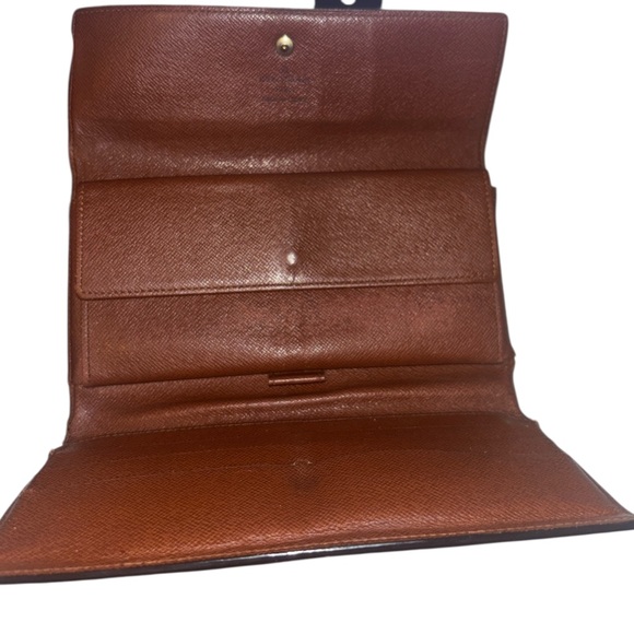 Louis Vuitton Monogram wallet with unbranded Gold Chain - Picture 5 of 14